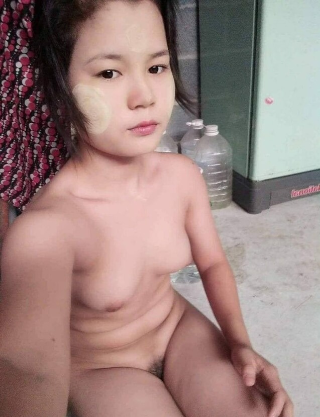 สาวพม่าอวดหีโชว์นายจ้าง (2)